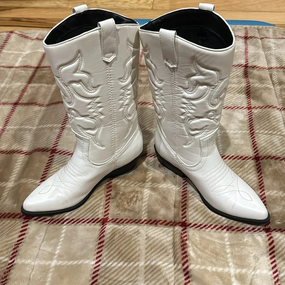 Soda White Heeled Cowgirl Boots - Picture 3 of 4